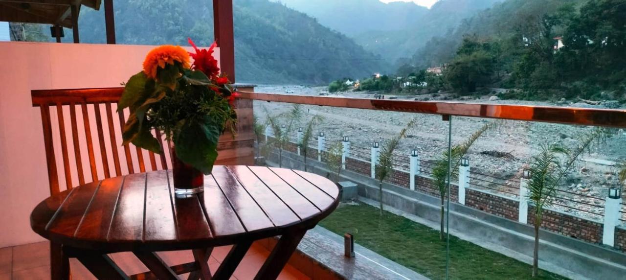 Qcent Woods Resort & Spa, Risikés Kültér fotó