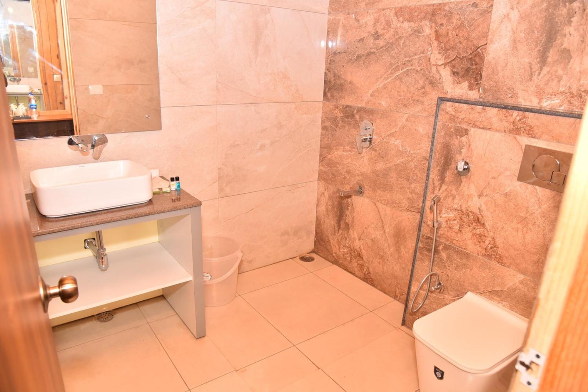 Qcent Woods Resort & Spa, Risikés Kültér fotó