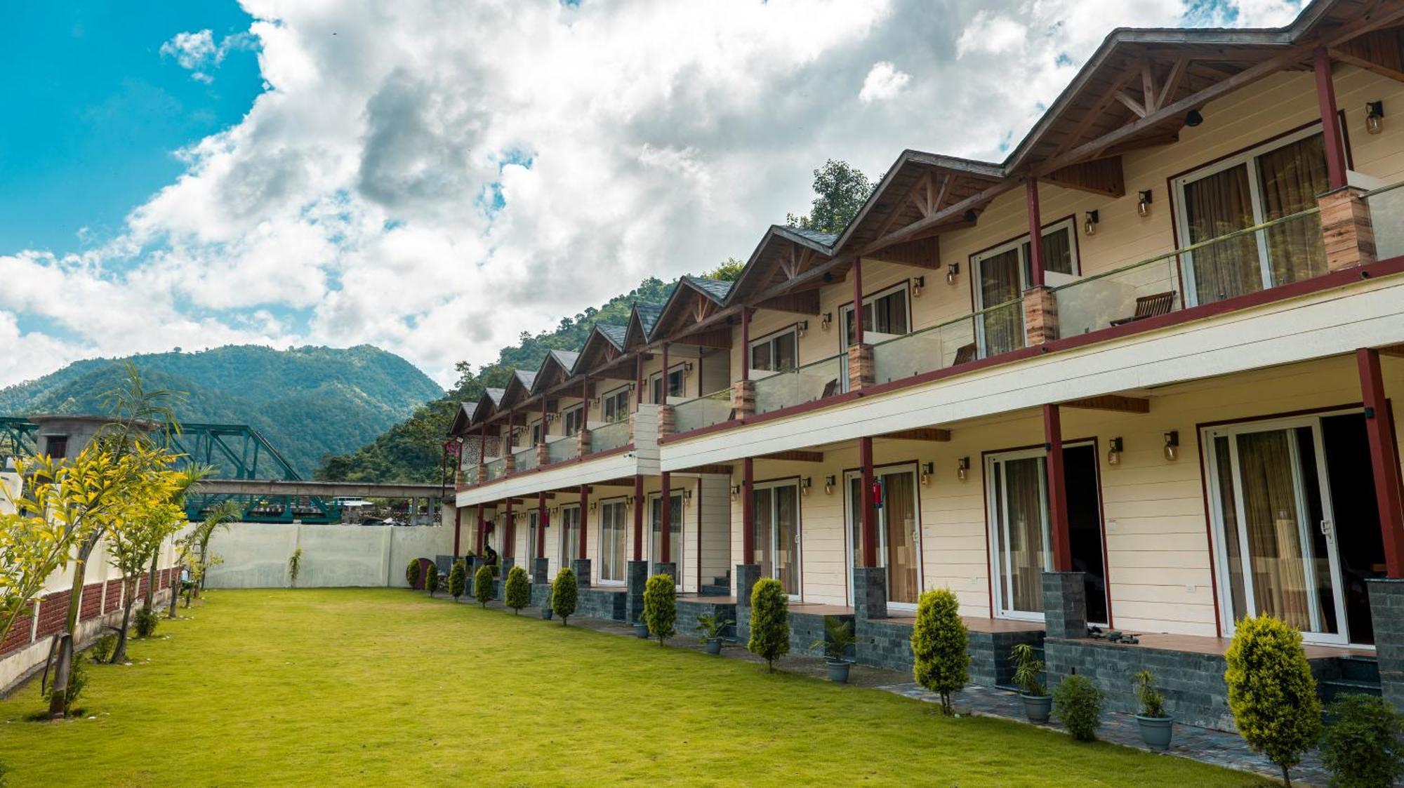 Qcent Woods Resort & Spa, Risikés Kültér fotó