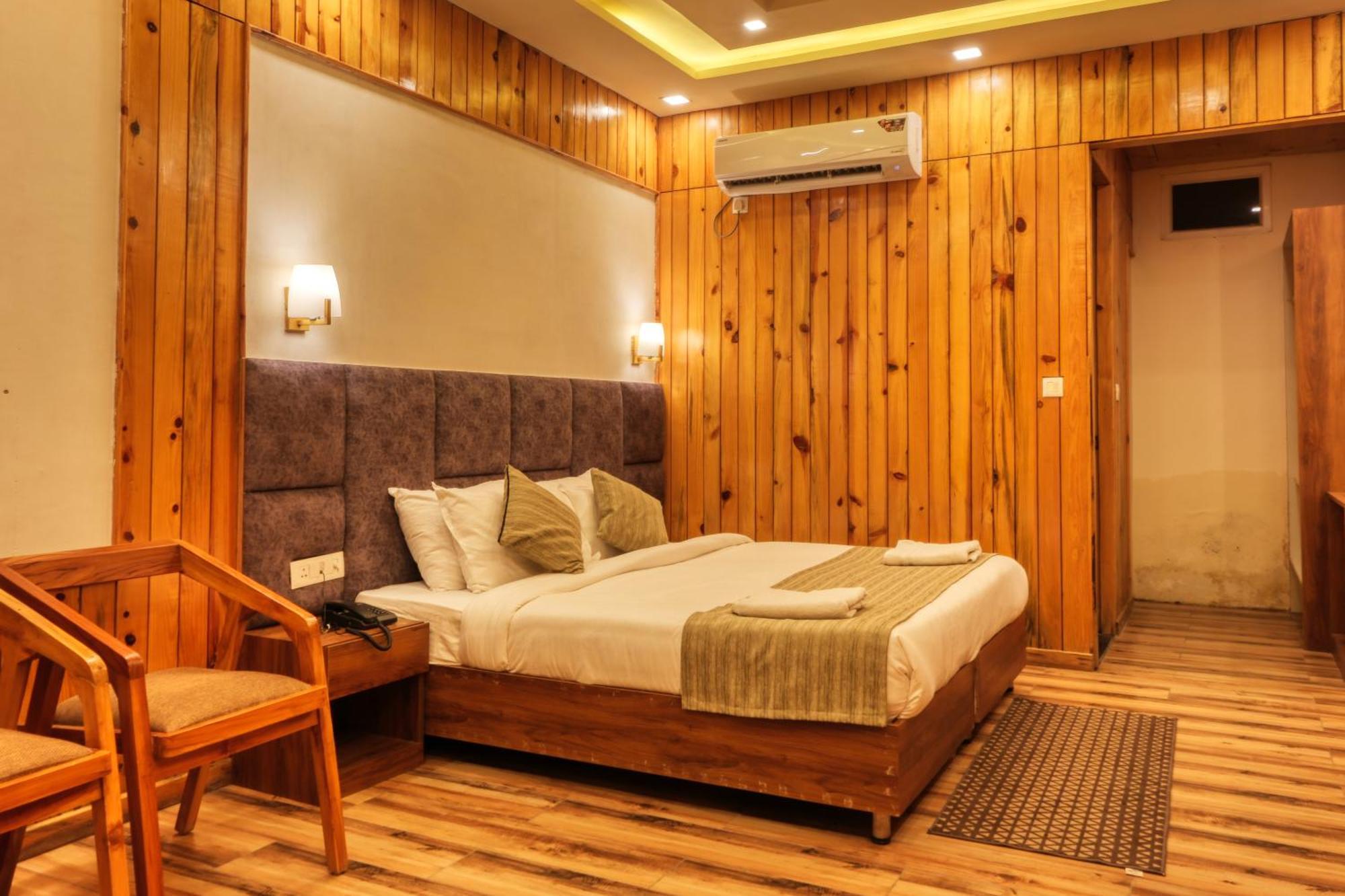 Qcent Woods Resort & Spa, Risikés Kültér fotó