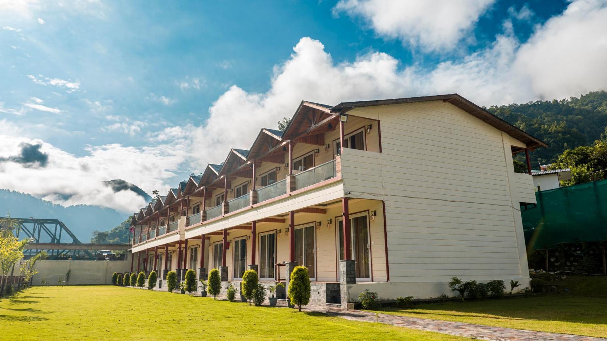 Qcent Woods Resort & Spa, Risikés Kültér fotó